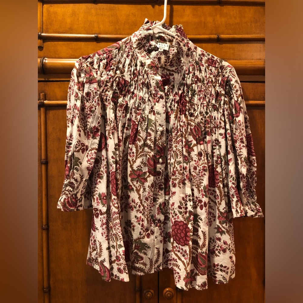 Saule Parc by Willow Park Boutique Size small smocked blouse top